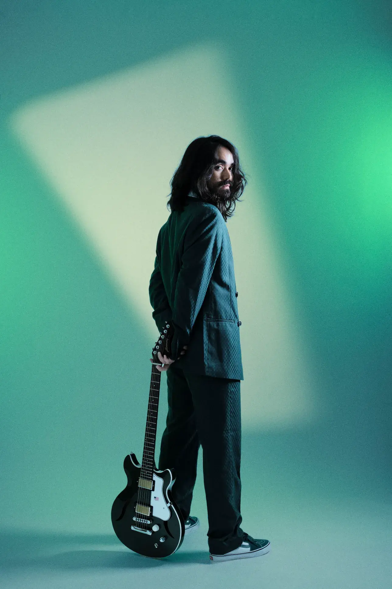 Guitar.com background